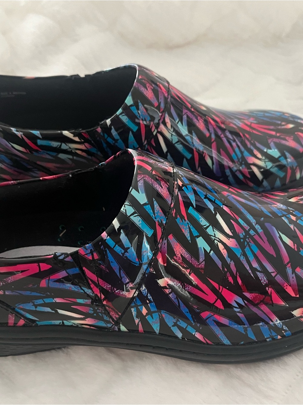 Klogs Women's Black Slip-On Mules with Pink and Blue Abstract Print